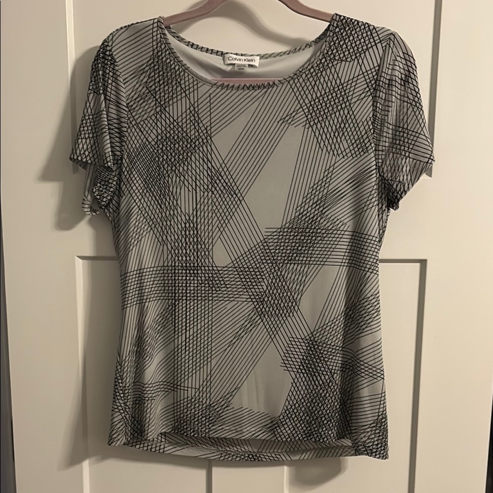 Calvin Klein Black and White Geometric Women's Top EUC Size Medium